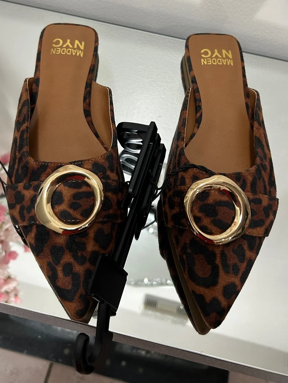 Madden NYC Leopard Print Mule Flats NWT Pointed Toe Gold Buckle Chic - Picture 3 of 7